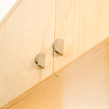 Cabinet hardware