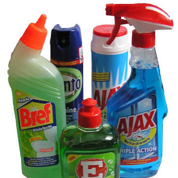 Various types and brands of chemical cleaners